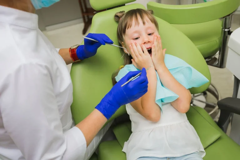 کمک به کودکان در غلبه بر اضطراب دندانپزشکی