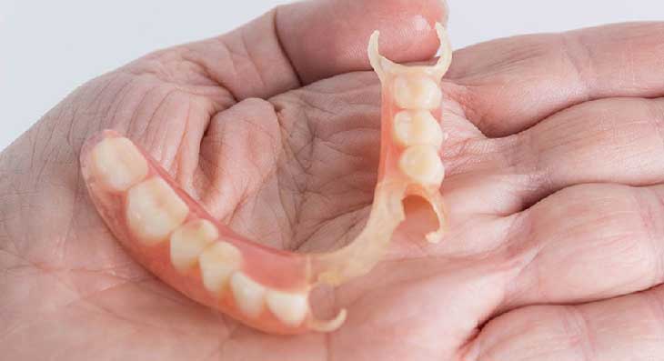 دندان مصنوعی ژله ای تکه ای